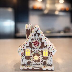 Lighted Sprinkle Gingerbread House, 6.5-Inch, Multicolor
